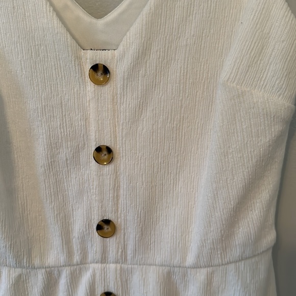 White dress with buttons. Mid length.Fitted on top. Very soft material! - Picture 5 of 5
